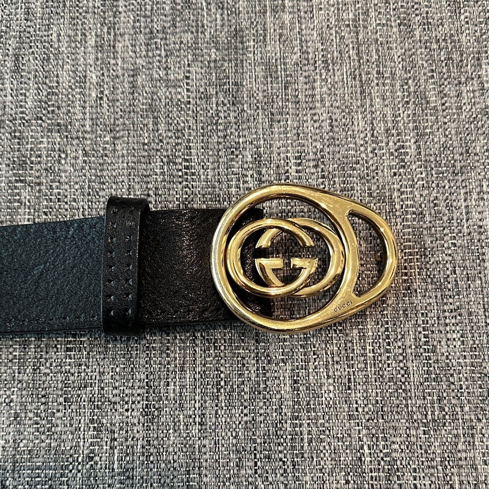 Gucci Black Belt with Gold Logo Buckle